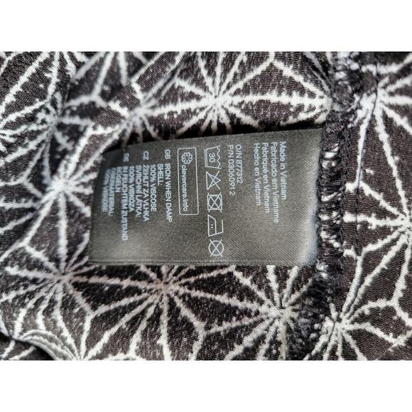 H&M Women’s Black Star Print long sleeve button back Blouse - sz 2 - Picture 7 of 8